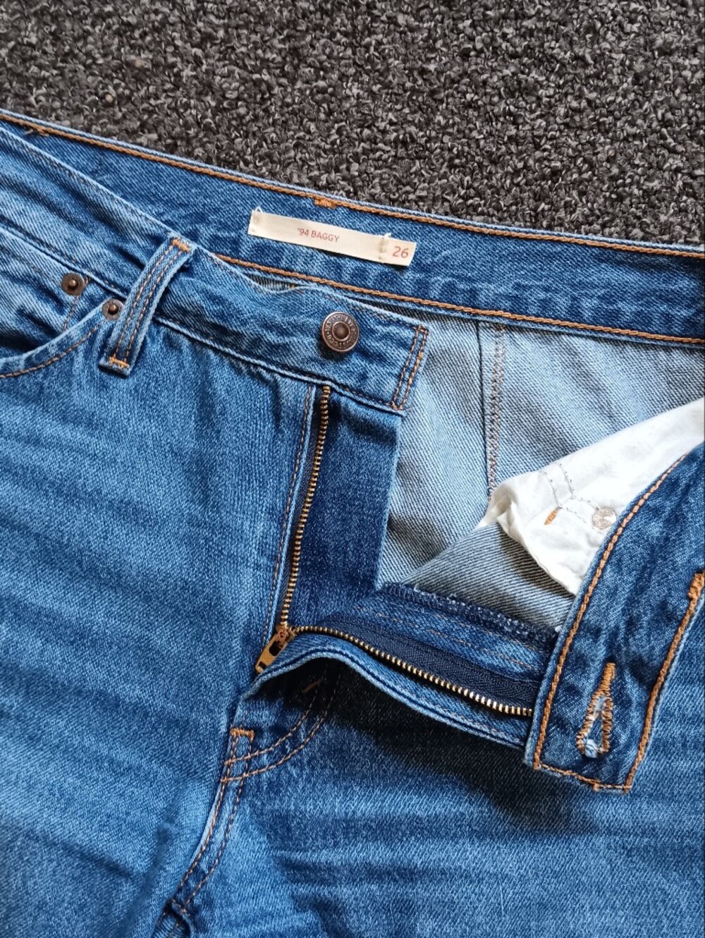 Y2K Levis Womens Size 26, '94 Baggy Blue Denim Jeans, Medium Wash - Picture 8 of 14